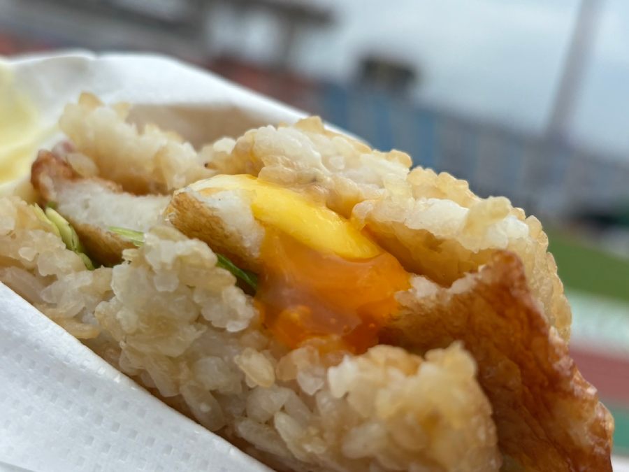 一口かじると黄身がとろり