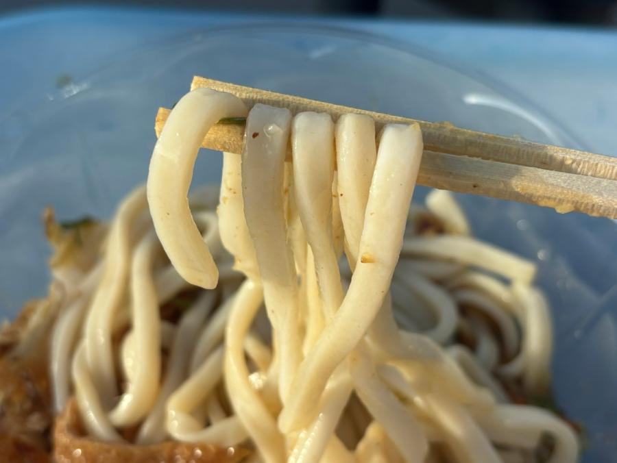麺はコシがあり、つるっと喉ごしも良好